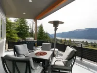 Epic Columbia River views * New Modern Home in the heart of the gorge. Hotels in Carson