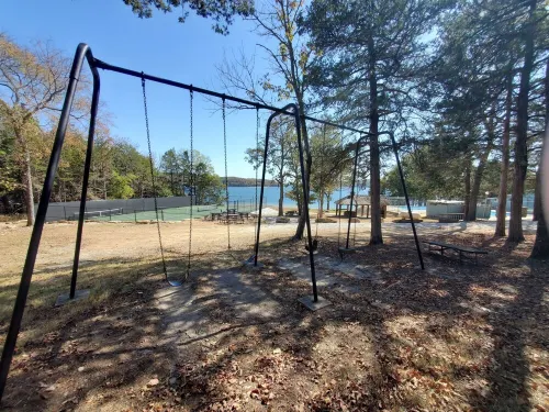 Lake Escape-Lakefront-Marina Nearby & Big TV's-Pool Table