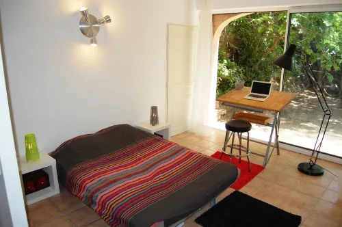 Aix-en-Provence, Charming, 200 m2, Infinity Pool and Large Garden 佩尼耶住宿飯店