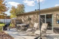 The Meyer: spacious family home with hot tub minutes to downtown New Paltz