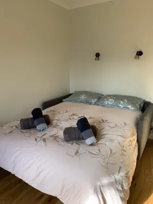 Newly renovated studio 15 minutes from central Paris