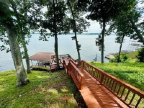 Newly Remodeled A-Frame Waterfront Oasis