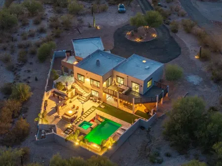 Backyard Oasis, Mountain Views, Resort Style Pool & Jacuzzi! Отели в г. Каталина Футхилс