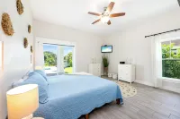 New Construction Lakefront Home with  Mini Golf Course, Heated Saltwater Pool! Hotels near ALDI