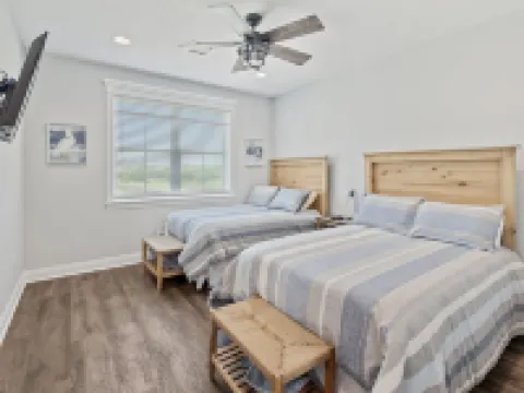 REEL N  REST in Hackberry LA ! Waterfront home with beautiful views . Hotels in Hackberry