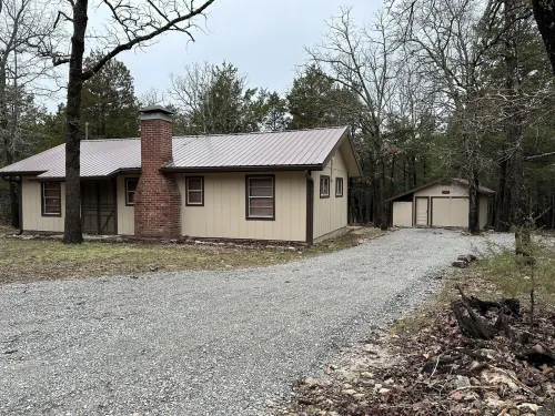 Cabin Rental - Lake Norfork - Mountain Home, Arkansas - 3 minute walk to lake!