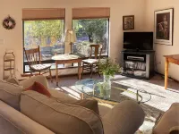 Cozy and Charming Apple Blossom Retreat—Relax with Nature