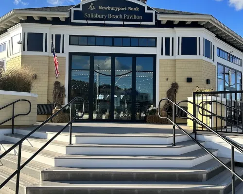 Upscale Family Retreat-Near Beach & Newburyport-Large Patio-Well Equipped Hotels in Salisbury