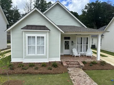 NEW GAMEDAY Home 3-BR/3BA Close to Campus!