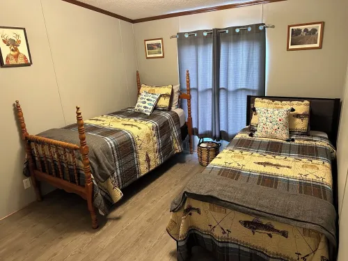 BLUE LICKS BUNGALOW-Next to Blue Licks State Park Hotels in Nicholas County