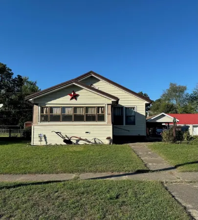 Charming 2-bedroom house in pleasant Palestine with WiFi, AC