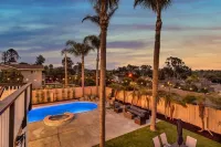 Luxury 8 Bedroom Coastal Villa with Private Pool, Spa, Salon! - Pools