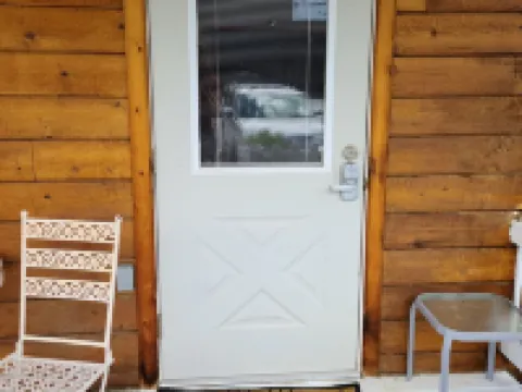 Home Located Close to Everything in Pinedale Hotels in Pinedale