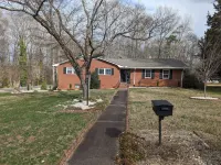 3-bedroom house in awesome Salisbury with WiFi, AC