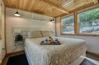 The Cataloochee Tiny Home on the Pigeon River