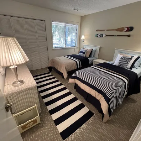 Edisto Beach Peach!—beautiful renovated condo on golf course & close to beaches