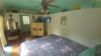 Tranquil  Waterfront  Cottage.  1 Bedroom, 1 Bathroom. Sleeps 2 - balcony