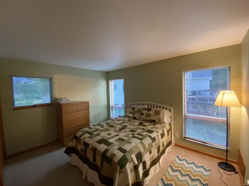 Family Friendly Lakehouse - Directly on the lake with spacious pier