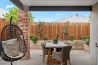 Luxury Large Home - LATE CHECK OUT Feb-Nov 2025 Hotels near BIG4 Ingenia Holidays Queenscliff Beacon