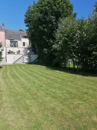 Cottage by the river with fishing. Отели в г. Бойла