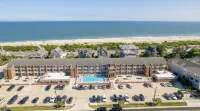 Cape Roc Condo with Ocean Views and Heated Pool 1/2 Block to the Beach