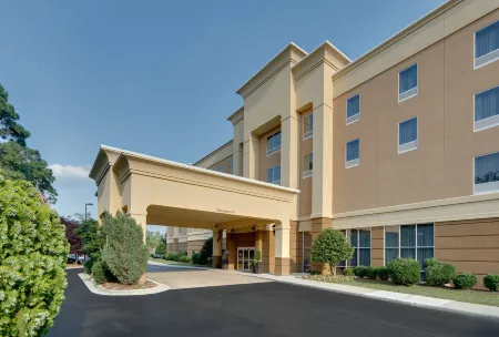 Hampton Inn & Suites Southern Pines-Pinehurst Отели в г. Пайнблафф