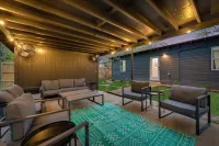 5BR/3BA walking distance to UNT with covered patio