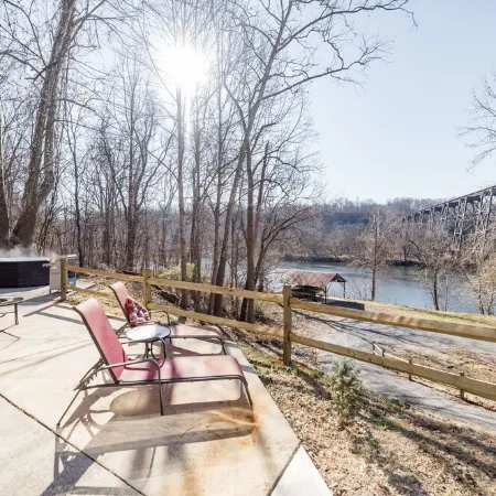 Riverfront hidden gem, ground floor open space!