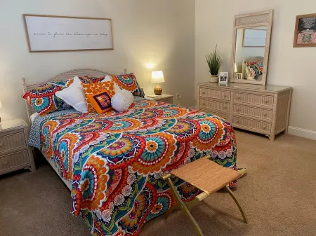 Adorable & recently renovated condo within walking distance to downtown Clemson. Отели в г. Клемсон