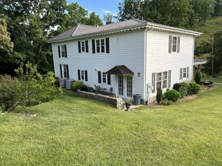 LOCATED IN ABINGDON, VA - PRIVATE, TRANQUIL SETTING Отели в г. Вашингтон