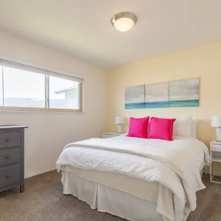 Beachfront Ocean Views 20 Mins to SF!
