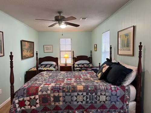 Secluded cabin - 10 miles from Fredericksburg!