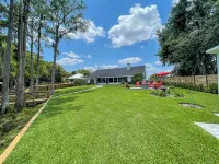Lakefront Paradise Near Attractions
