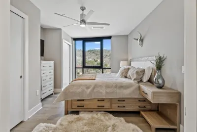 Luxury Downtown Condo with Views!