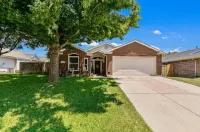 Charming 3Br Home Near Ft. Worth & Stockyards w/ King Bed, Covered Patio & Grill Hotels near Boswell Towne Center