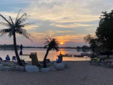 Fraser Fir Rustic Cabin near Lake w/ Sunset Views