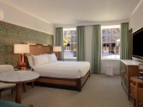 โรงแรมโรโนค แอนด์ คอนเฟอเรนซ์เซ็นเตอร์ คิวริโอ คอลเลกชั่น บาย ฮิลตัน โรงแรมในโรอาโนค