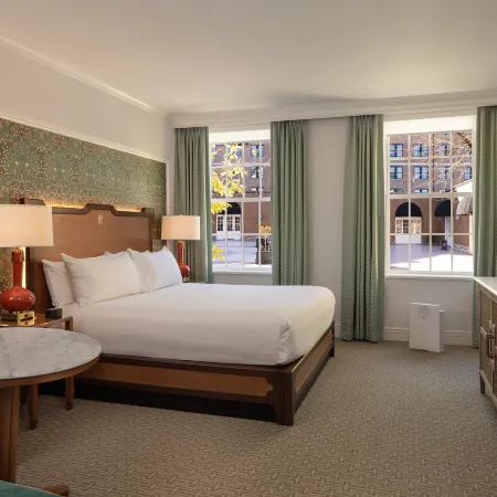 The Hotel Roanoke & Conference Center, Curio Collection by Hilton
