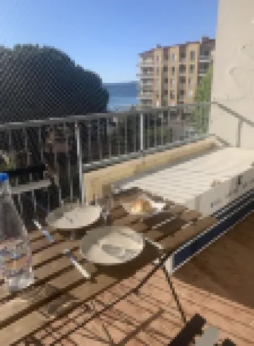 Studio Avec Terrasse Plein Centre Ville Face à la Mer, à 50 Mètres de la Plage