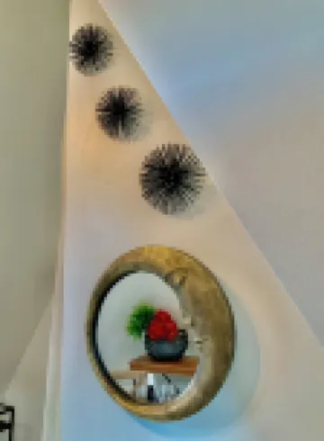 Chic Retreat, 2 Queen Beds, FREE PARKING, Walk to Train Hotels in Oak Park