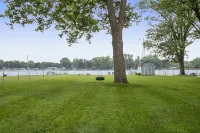 Lakeshore Cottage Osolo Township住宿飯店