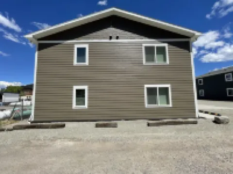 Yellowstone Retreat Rentals UA: two blocks from Yellowstone!