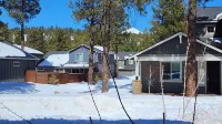 NEW! Luxury Modern Retreat House in Flagstaff Swift Travel Center附近的飯店