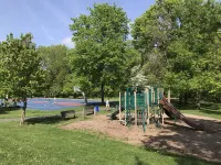 In-Town! Blue House 4 BR w Terrace and Backyard