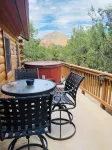 Cozy beautiful 3-bedroom cabin with Hot tub in Sedona 10 mins from uptown Sedona