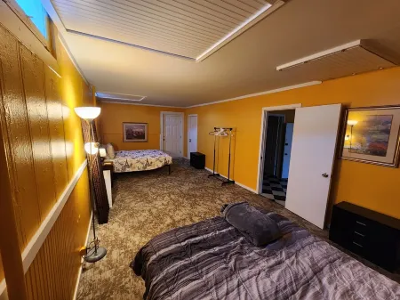 1Br Close to Mtu, Keweenaw, Houghton w/Full Amenities on the Sxs SnowmobileTrail Отели в г. Юг Рейндж