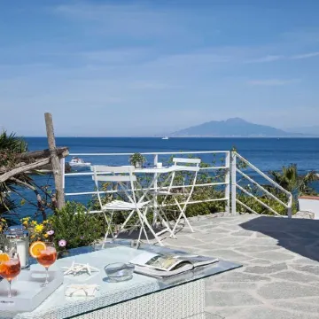 BIG VILLA WITH AMAZING INFINITY TERRACE JACUZZI SWIMMING POOL 10 MIN FROM "PIAZZETTA