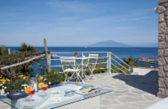 BIG VILLA WITH AMAZING INFINITY TERRACE JACUZZI SWIMMING POOL 10 MIN FROM "PIAZZETTA