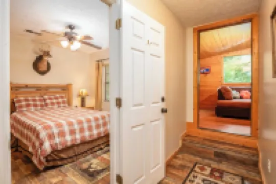 Spacious Mountain Retreat – Steps from Dollywood! Sleeps 18, Hot Tub, Nerf Wall!