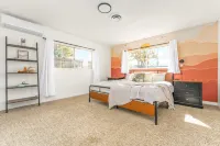 The Mirage | Firepit | Putt Putt | Hot Tub | BBQ Grill | Bocce Ball, Joshua Tree